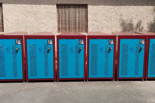 Pose de box à vélo gratuit au parking des vergnes à Fontaine de Vaucluse