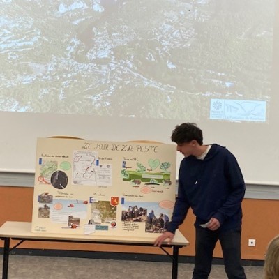 Des Lycéens du Lycée agricole La Ricarde à la découverte du Mur de la peste et du patrimoine local